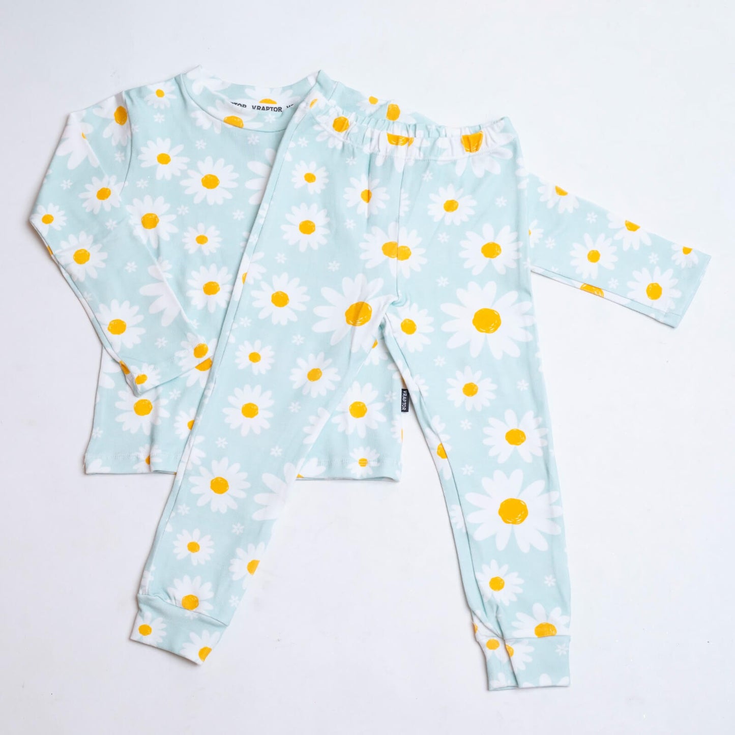 Conjunto manga larga margaritas celestes