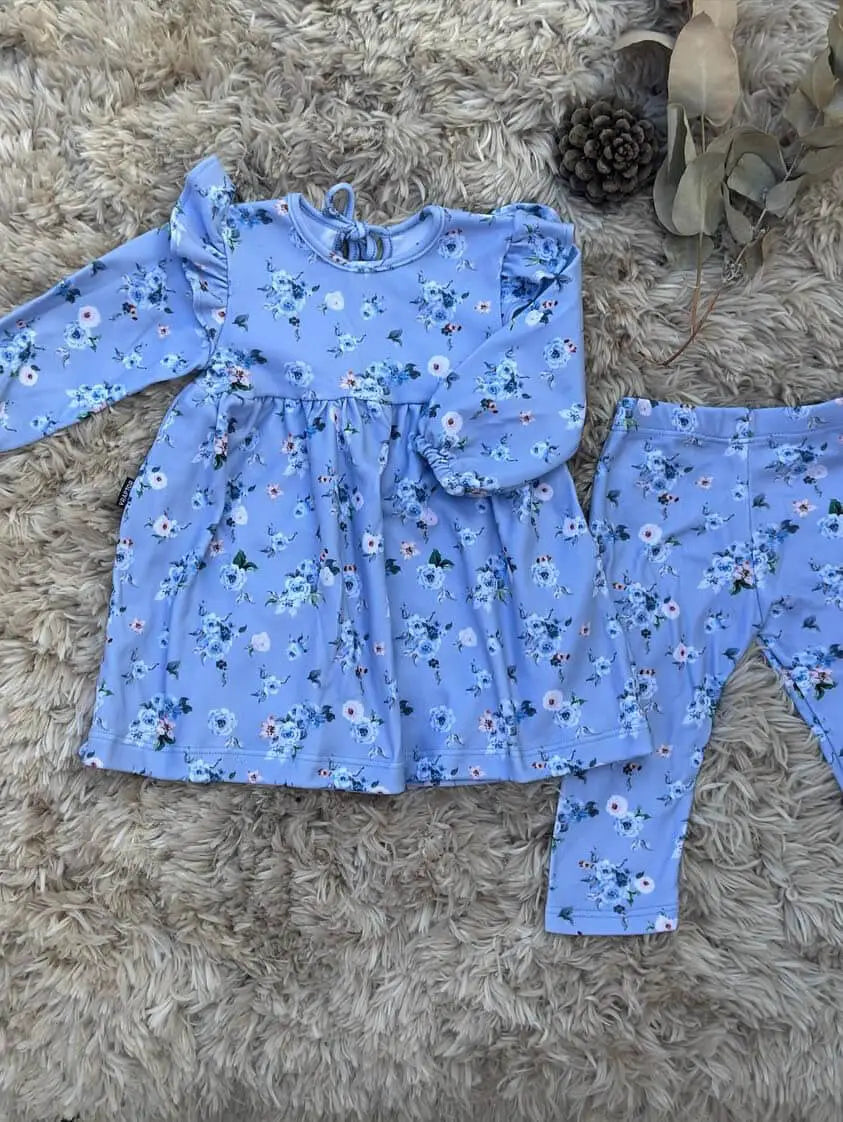 Calza y vestido baby flores celestes