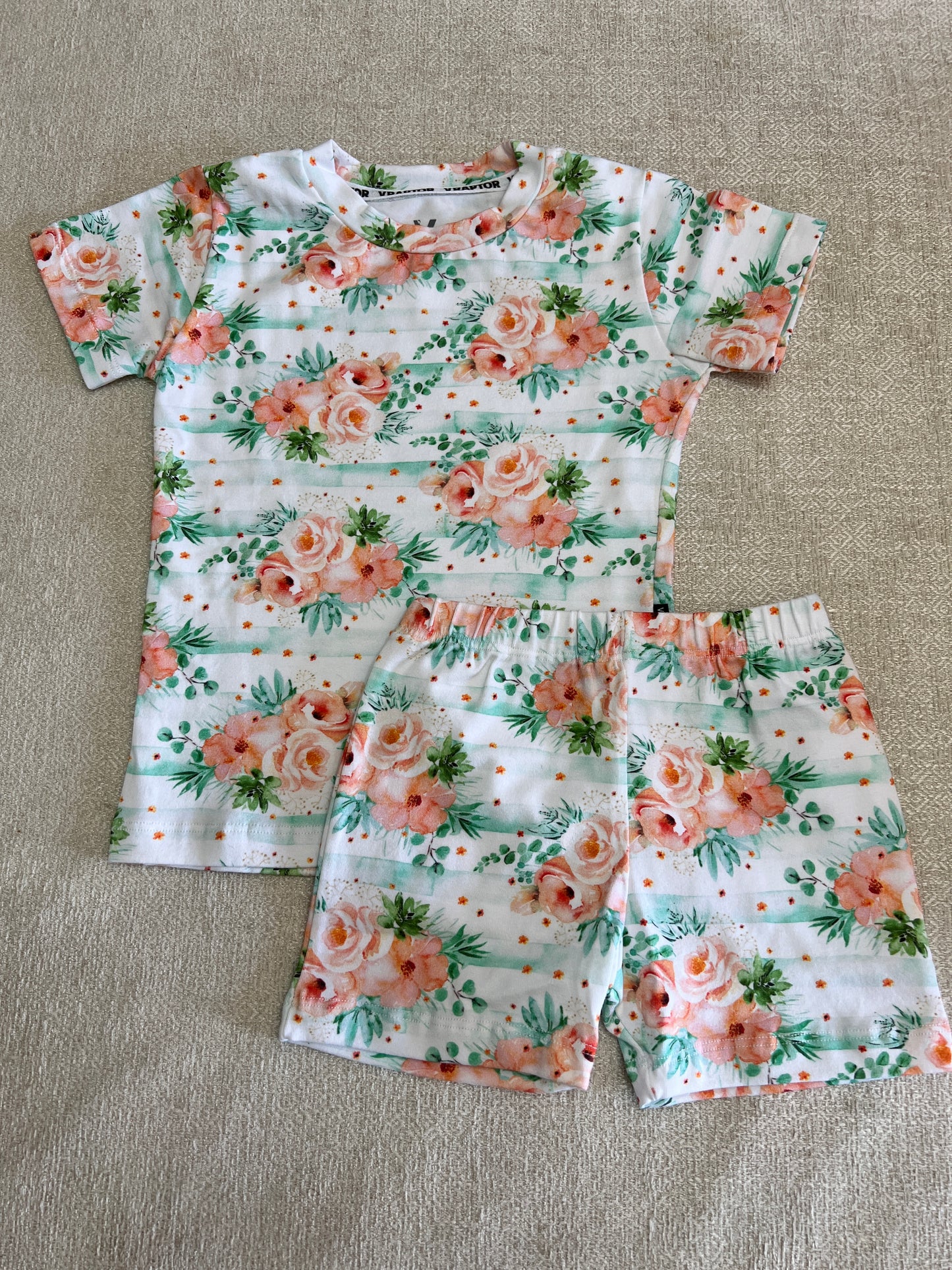 Conjunto Short Y Remera  Flores Salmon