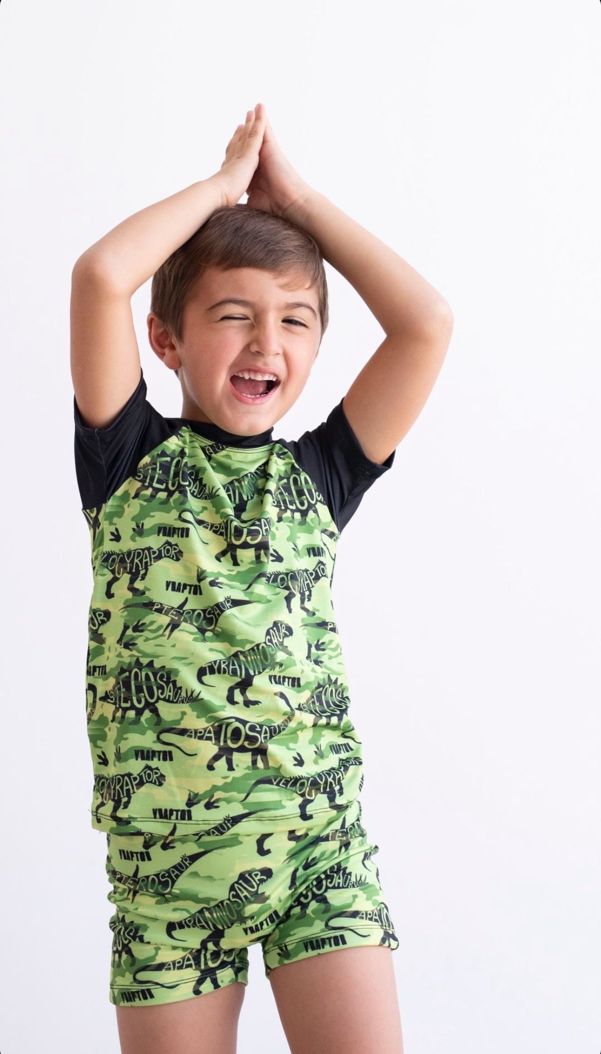 Conjunto malla niño Uv+50 dino verde