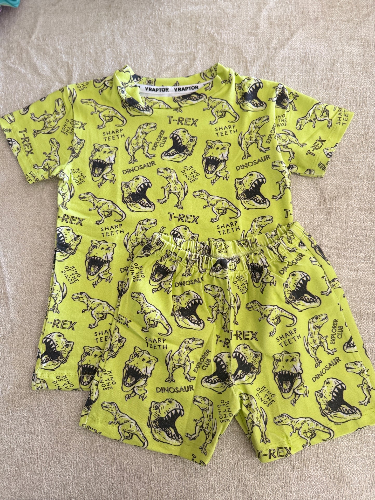 Conjunto Short Y Remera T-rex