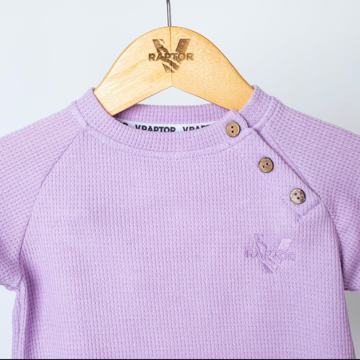 Conjunto waffle baby - remera pantalon lila