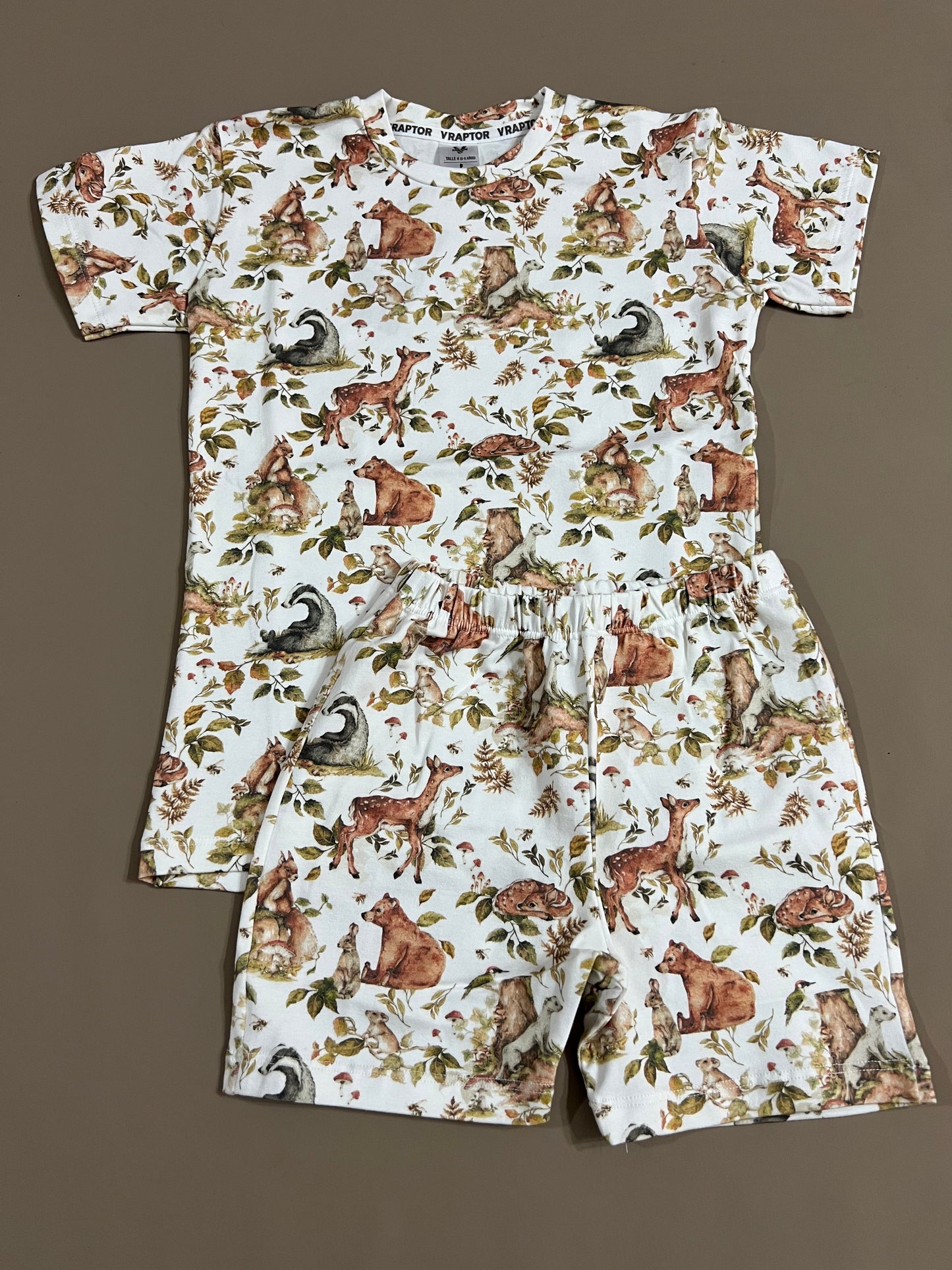 Conjunto Short Y Remera Woodland